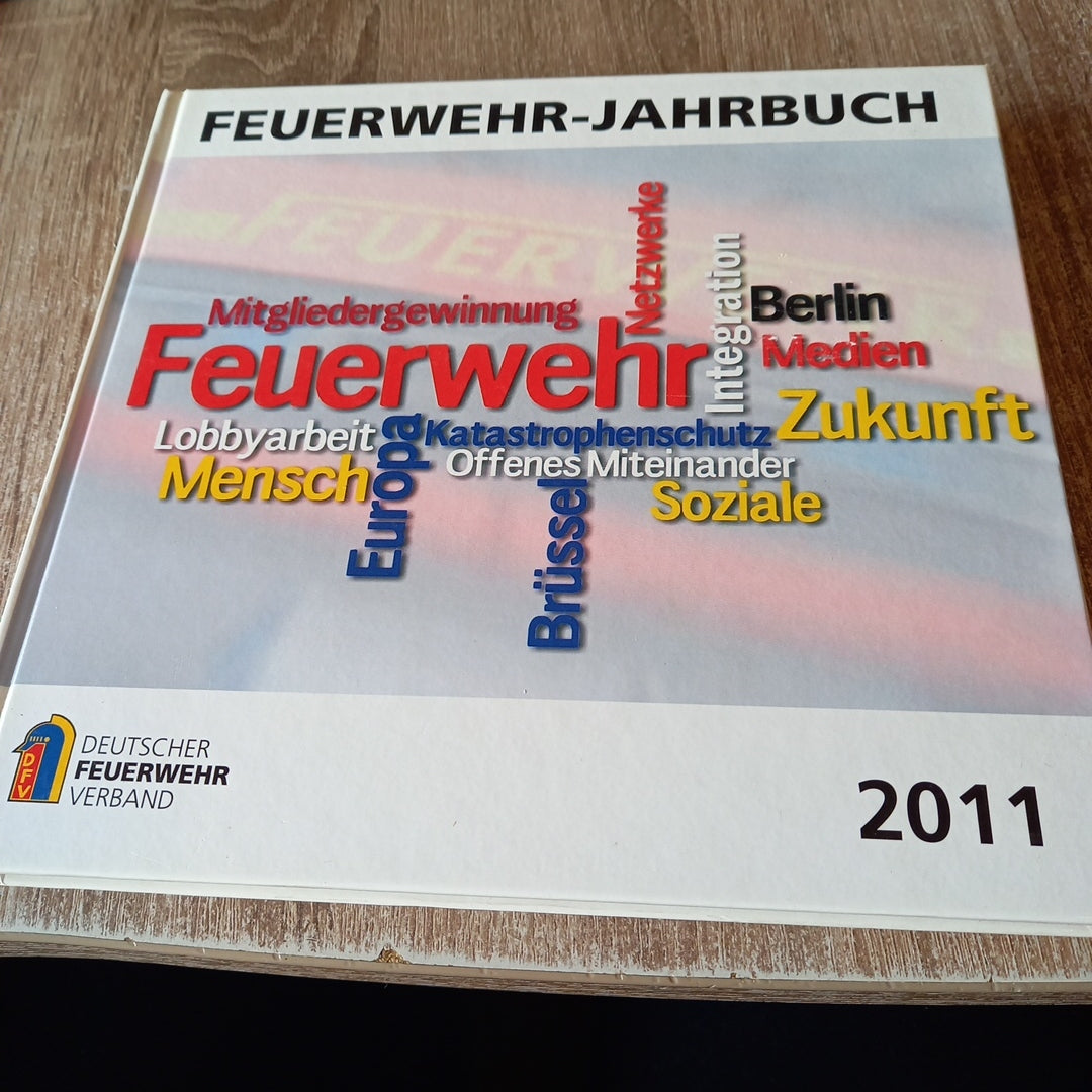 Feuerwehr Jahrbuch 2011