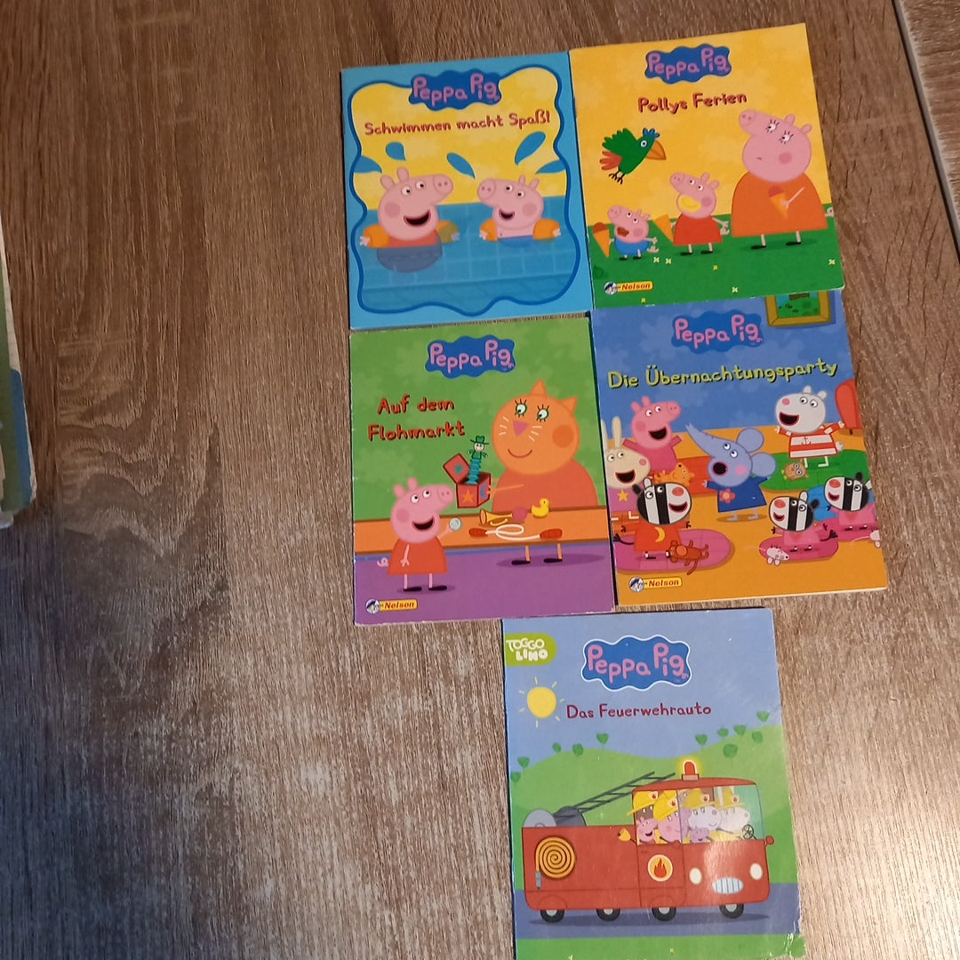 Peppa Pig 5 Hefte 1 Schwimmen macht Spaß 2 Pollys Ferien 3 Auf dem Flohmarkt 4 Die Übernachtungsparty 5 Dad Feuetwehrauto