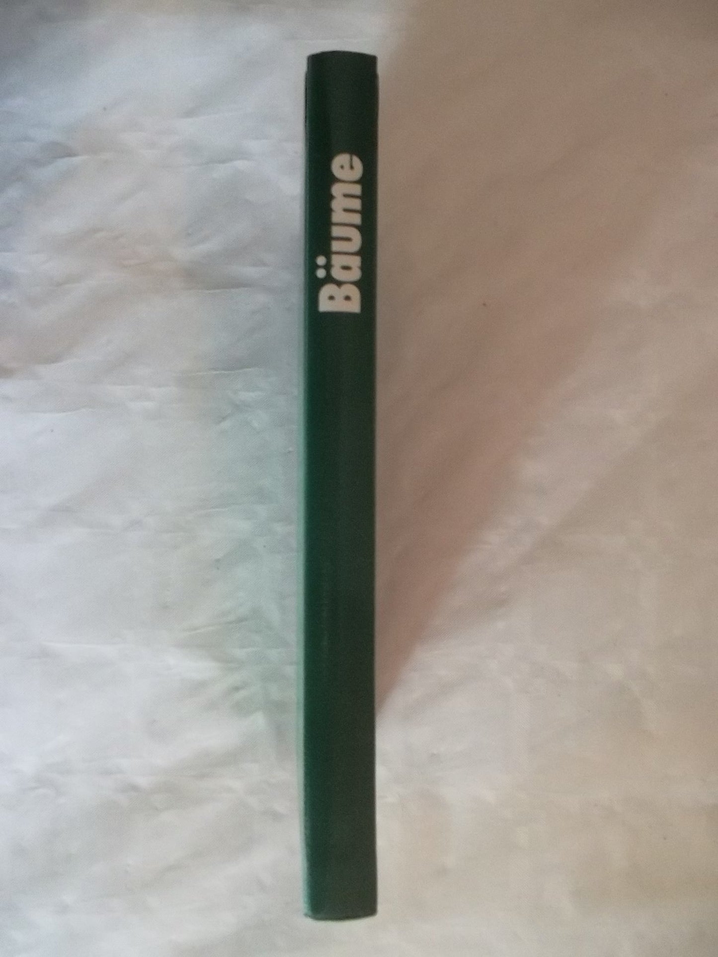 Die farbigen Naturführer: Bäume. Heimische und eingeführte Arten Europas.