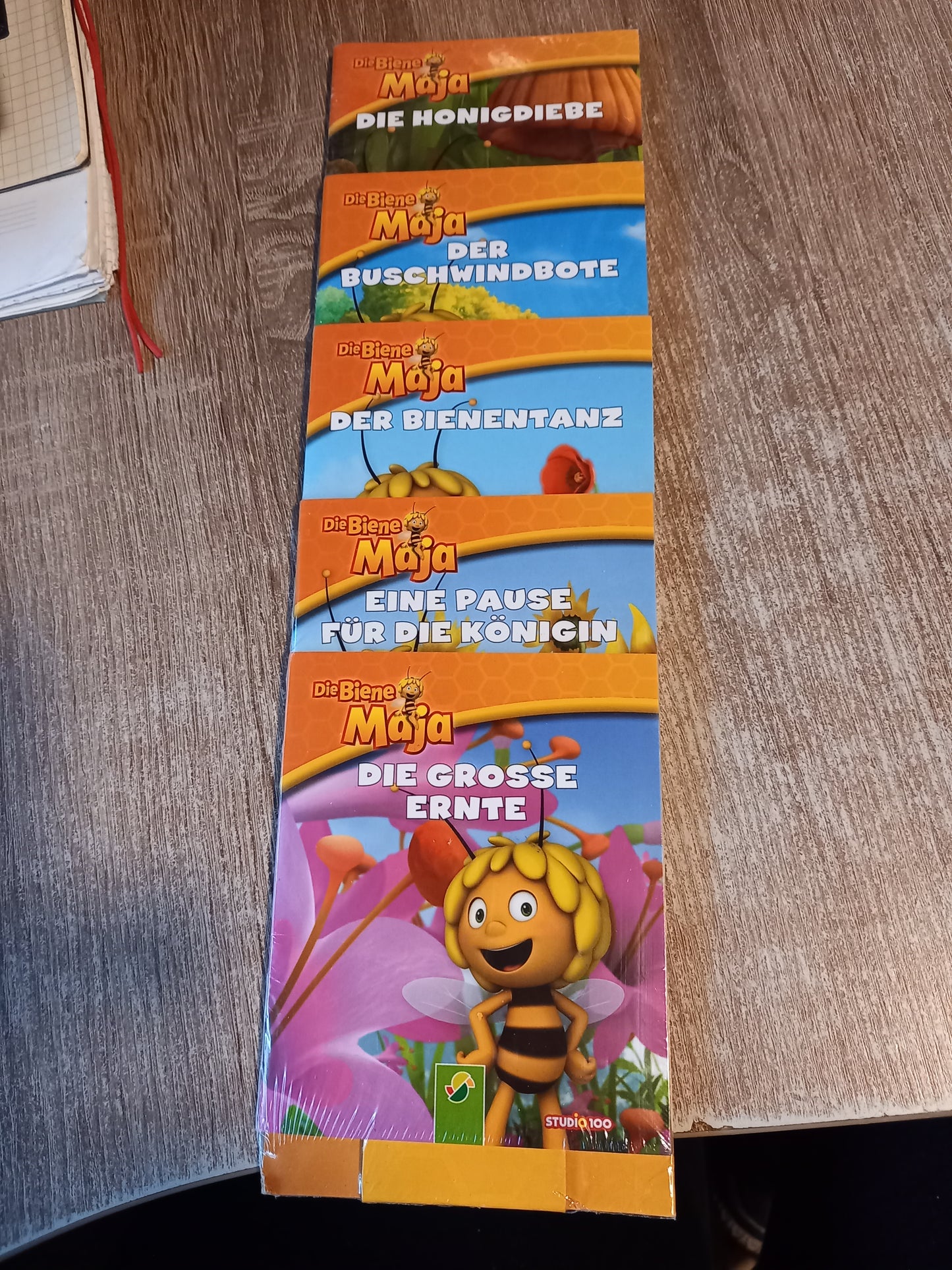 5 x Biene Maja Hefte 1 Der Buschwindbote 2 Die Honigdiebe 3 Der Bienentanz 4 Eine Pause für die Königin 5 Die große Ernte