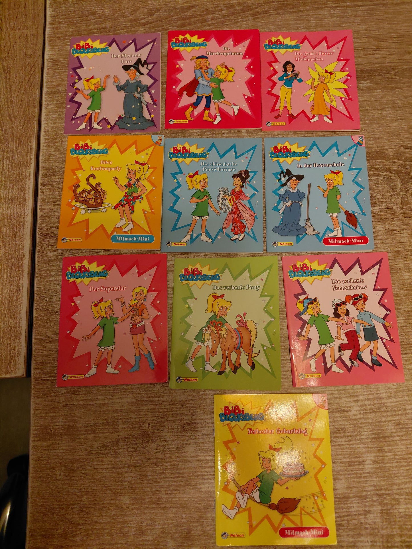 10 Hefte von Bibi Blocksberg Pixi ähnlich 1 Der Sternentanz 2 Verhexter Geburtstag 3 Die große Hexenmodenschau 4 Bibis Kostümparty 5 Die chinesische Porzellanvase 6 In der Hexenschule 7 Der Superstar 8 Das verhexte Pony 9 Die verhexte Fernsehshow 10 Die