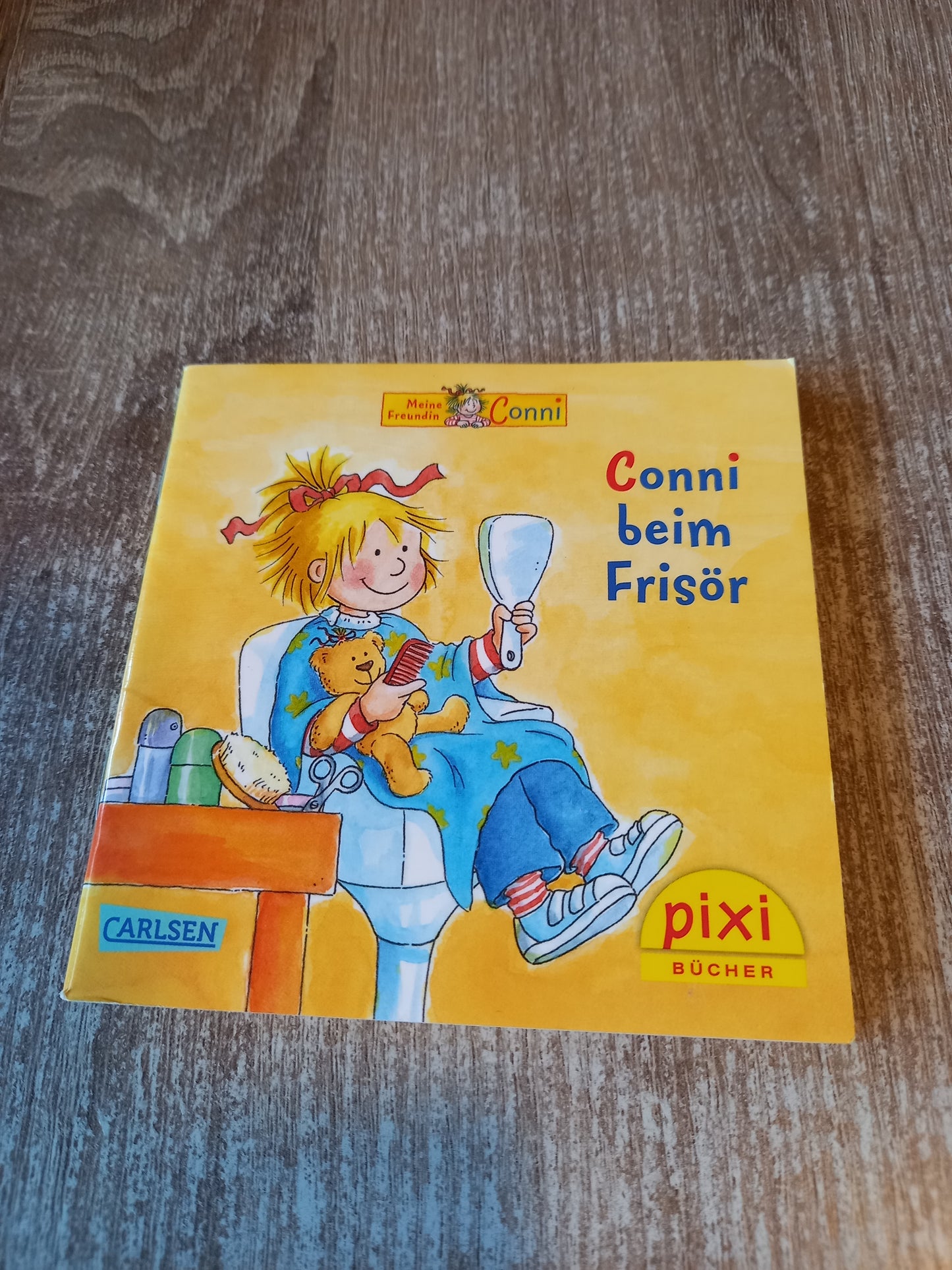 Conni beim Friseur