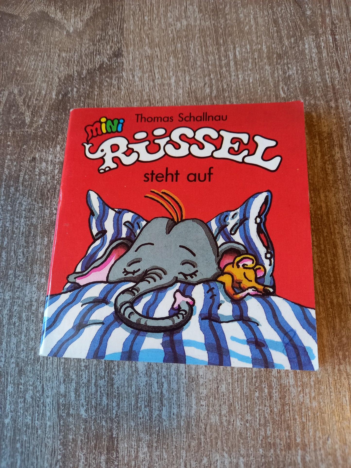 Rüssel steht auf