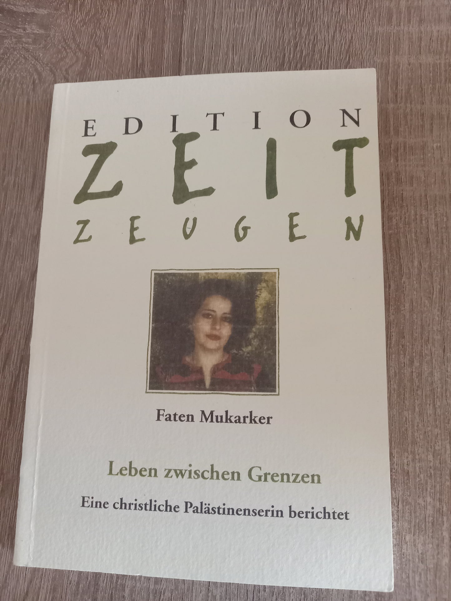Zeitungen Leben zwischen den Grenzen von Mukarker