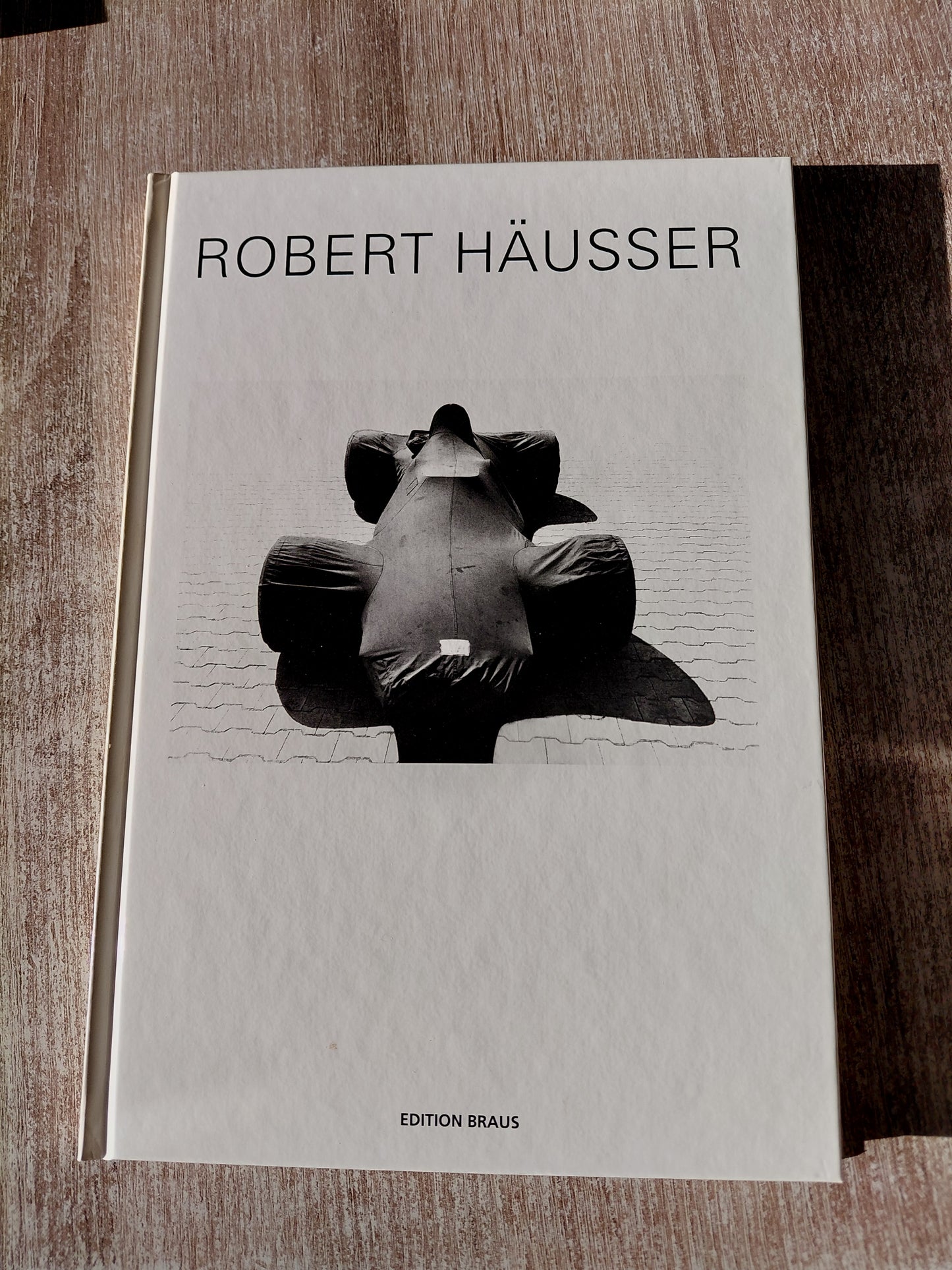 Robert Häuser mit einem Text von Tanja Münster