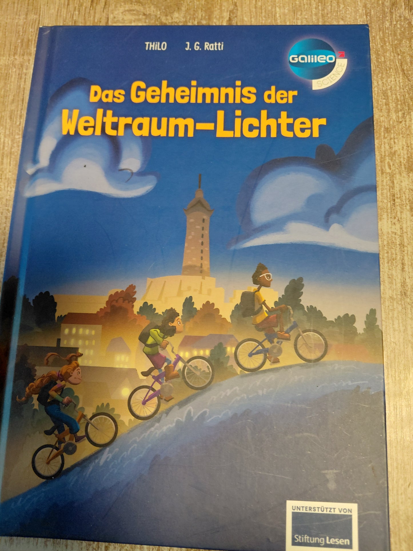 Das Geheimnis der Weltraum Lichter von Thilo und Ratti