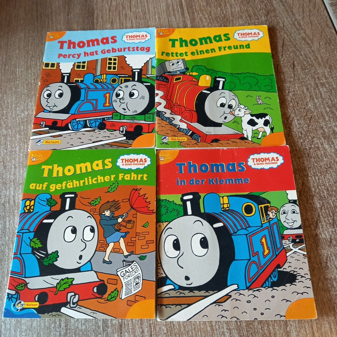 Thomas und seine Freunde  5 Hefte  1 in der Klemme 2 Auf gefährlicher Fahrt 3) Im Einsatz 4) Percy hat Geburtstag 5) rettet einen Freund