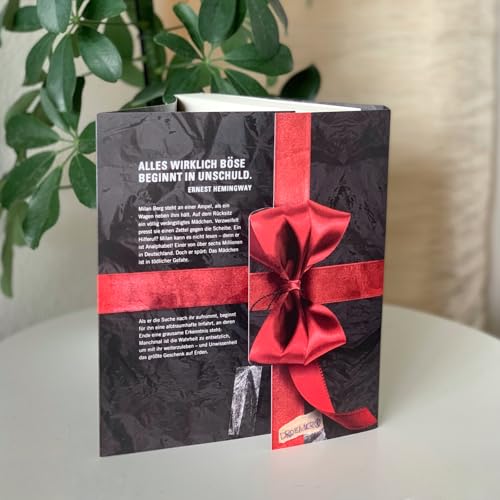 Das Geschenk: Psychothriller | »Verstörend gut. Fitzeks neuer Thriller schnürt einem beim Lesen die Kehle zu!« Laura