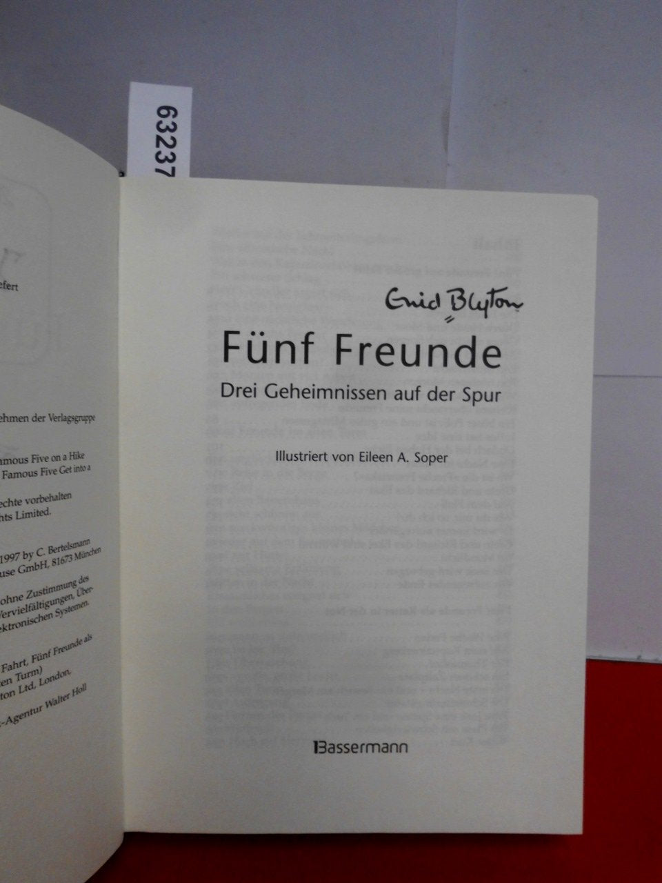 Fünf Freunde - Drei Geheimnissen auf der Spur: Sammelband 4: Fünf Freunde auf großer Fahrt; Fünf Freunde als Retter in Not; Fünf Freunde im alten Turm