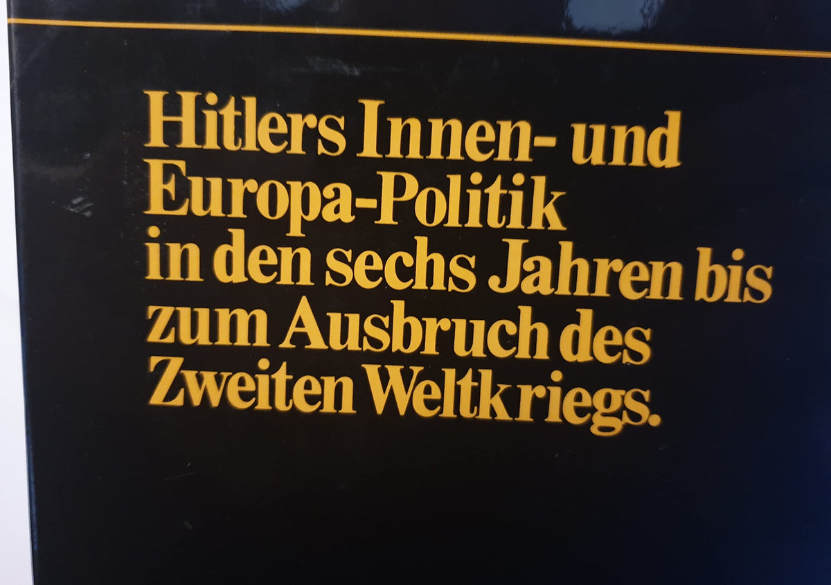 Hitlers Weg zum Krieg. M. 36 Abb. a. Taf. Dt. v. G. Auerbach. (Mchn.), Herbig, (1979). 529 S. Olwd. m. OU. - ExL.