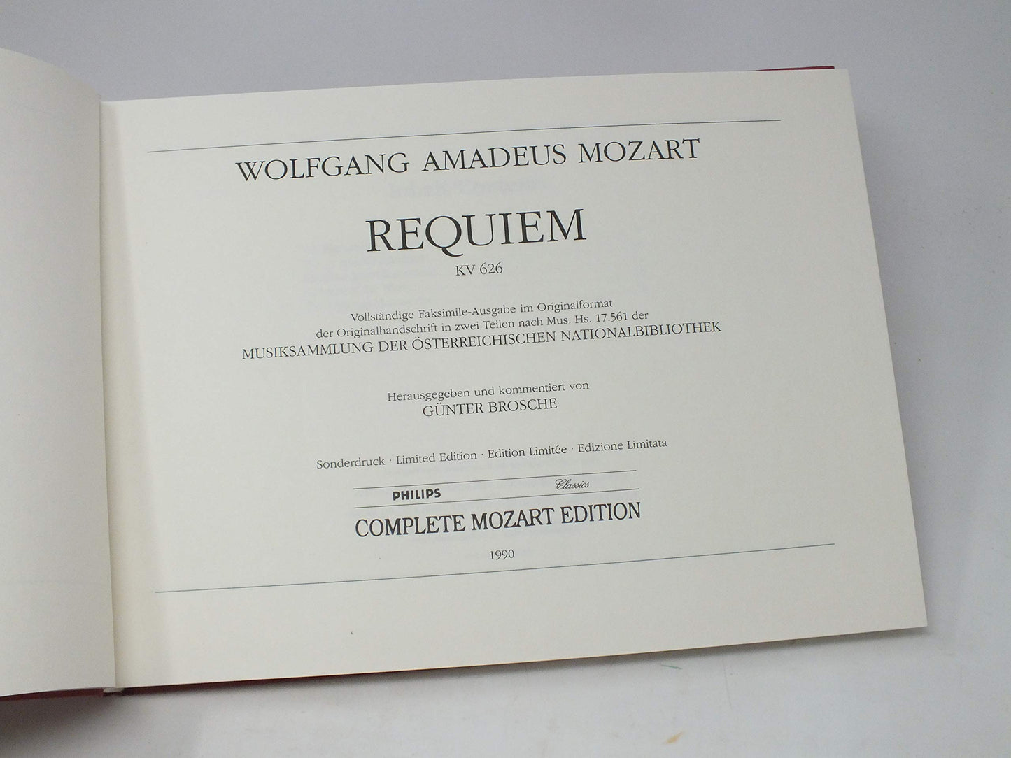 Requiem KV 626: Vollständige Faksimile-Ausgabe im Originalformat der Originalhandschrift in zwei Teilen nach Mus. Hs. 17.561 der Musiksammlung der ... Nationalbibliothek (Musica Manuscripta)