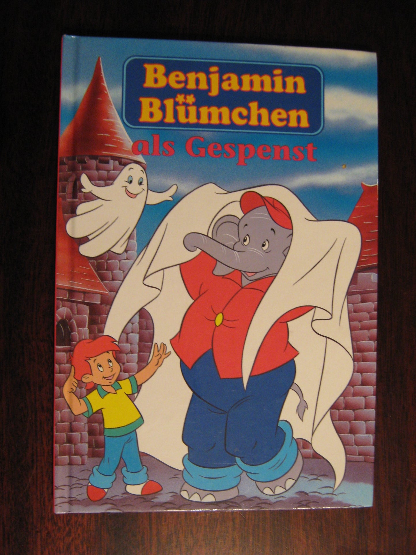 Benjamin Blümchen als Gespenst