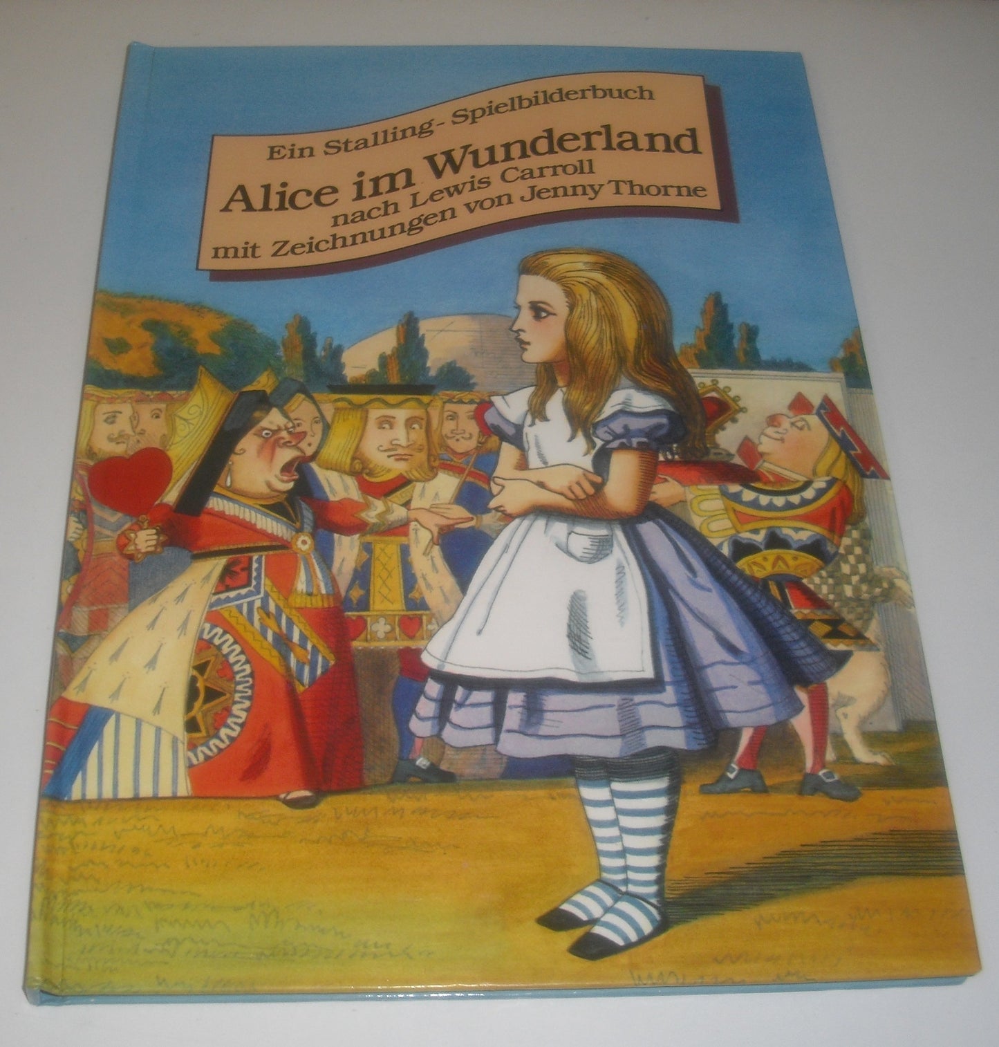Alice im Wunderland. Ein Stalling- Spielbilderbuch