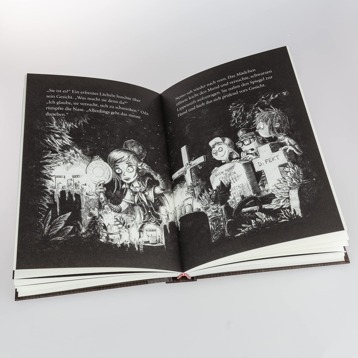 Bitte nicht öffnen 3: Durstig!: Wer hat einen Vampir gesehen? Lustige Kinderbuch-Serie ab 8 Jahren über geheimnisvolle Päckchen und schrullige Wesen (3)