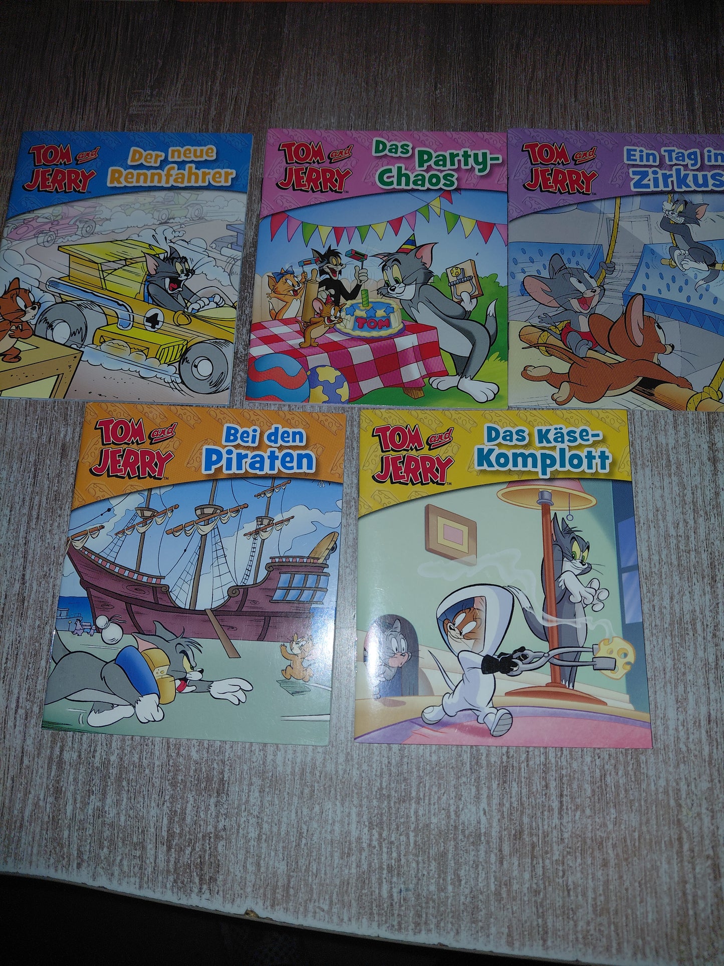 Tom und Jerry 5 Hefte Pixi Ähnlich  1 Der neue Rennfahrer 2 Das Party Chaos 3 Ein Tag im Zirkus 4 Bei den Piraten 5 Das Käse Komplott