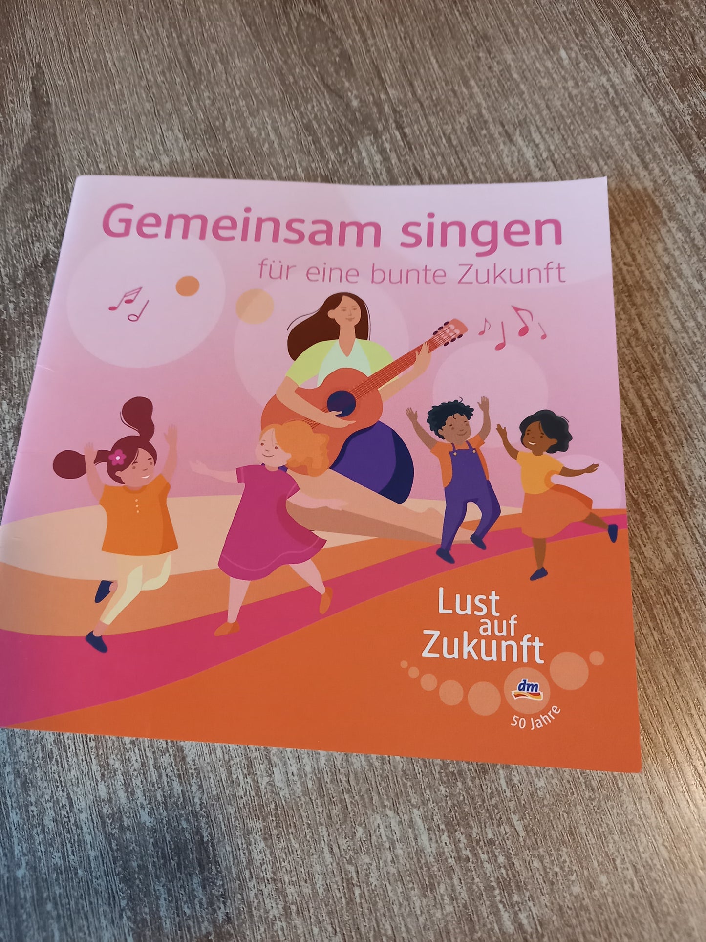 Gemeinsam singen für eine bunte Zukunft von DM