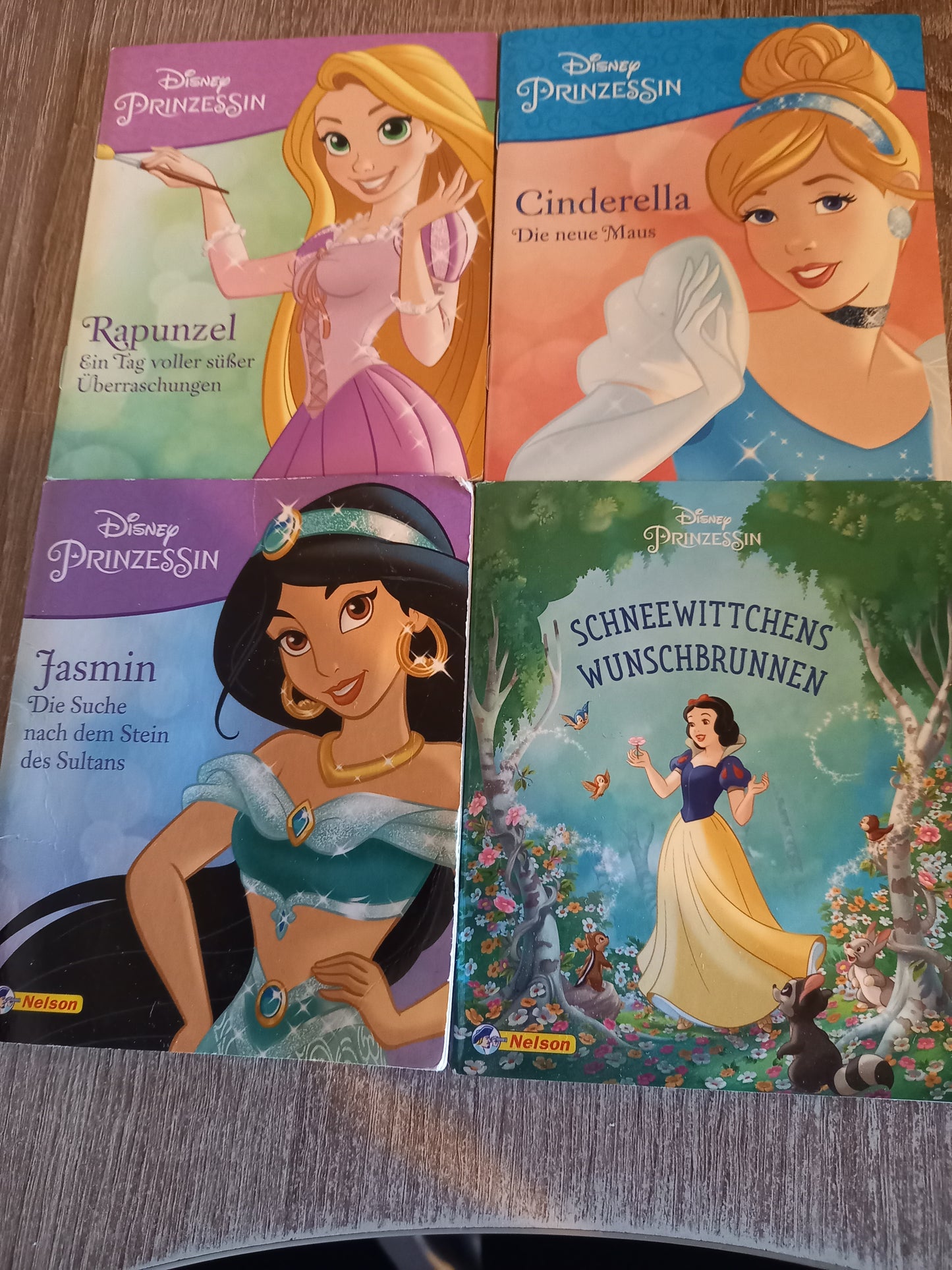 Disney Prinzessin 4 Hefte 1 Rapunzel  2 Cinderella 3 Jadmin 4 Schneewittchens Wunschbrunnen