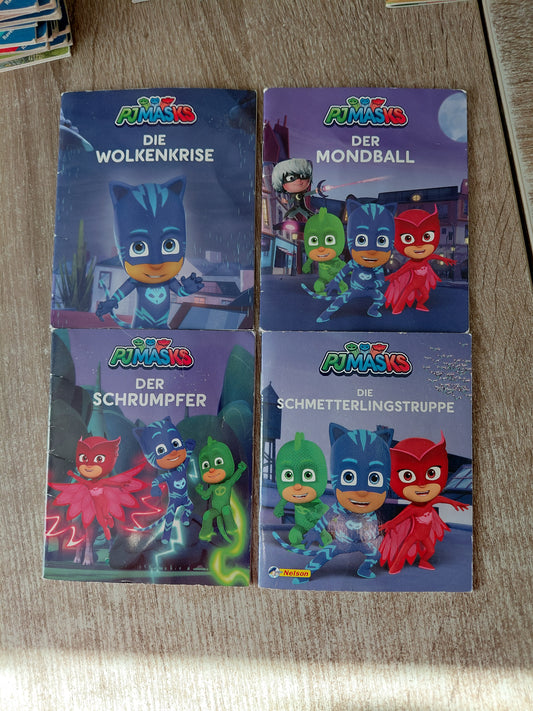 4 Hefte von PJMASKS 1 Die Wolkenkrise 2 Der Mondball 3 Der Schrumpfer 4 Die Schmetterlingstruppe
