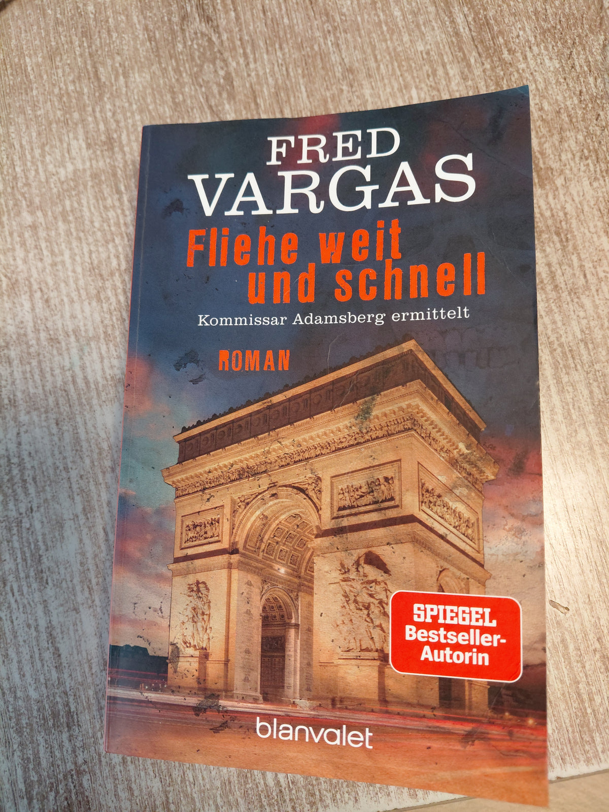 Fliehe weit und schnell von Vargas