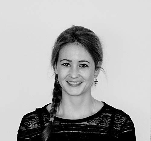 Der Tod lässt kein Schwein kalt: Kriminalroman | Liebenswert komischer Cosy Crime in den schweizer Alpen